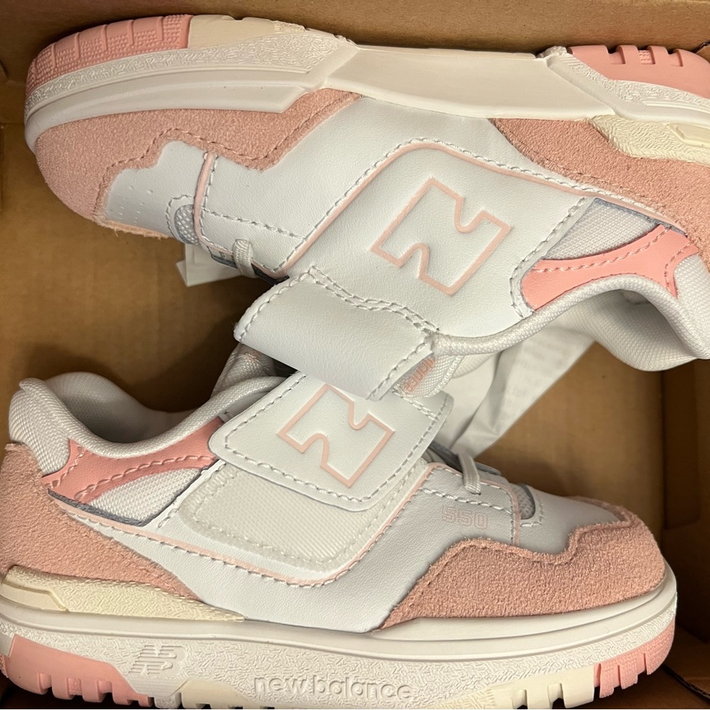 New Balance 550 NWT Size 9